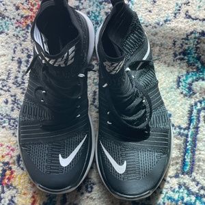 Nike Men's Free Fly-knit Cross-Training Shoes Sz 9